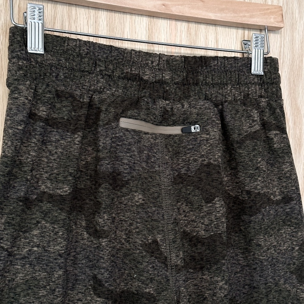 Feat Roam Joggers in Combat Sz XS - Picture 8 of 10